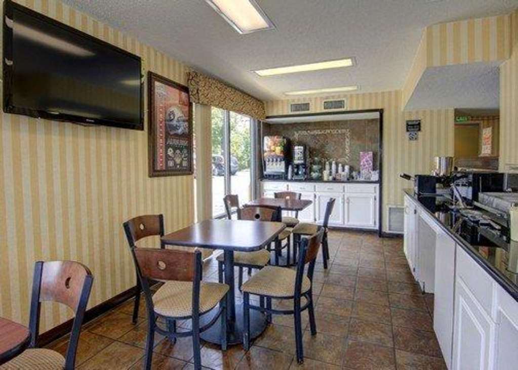 Quality Inn Auburn Campus Area I-85 Restaurant photo